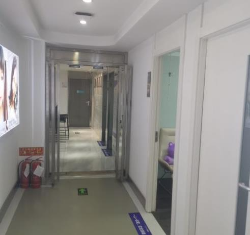 西安愛特蜜愛丁醫(yī)療美容診所_醫(yī)院走廊