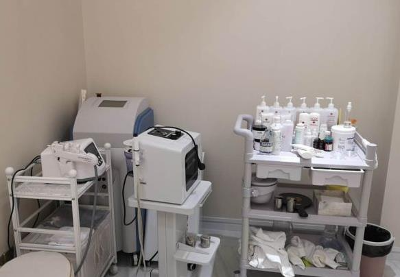 武漢欣美薈醫(yī)療美容門診部_治療室儀器