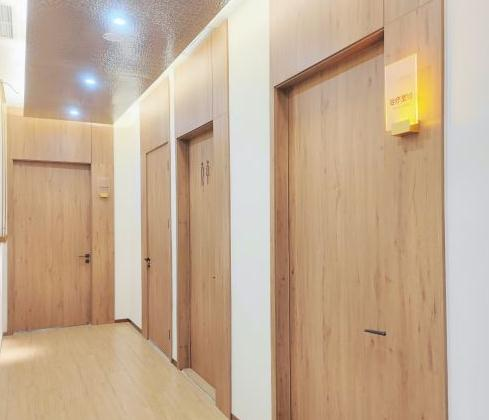 無(wú)錫艾邇膚醫(yī)療美容門診部_走廊