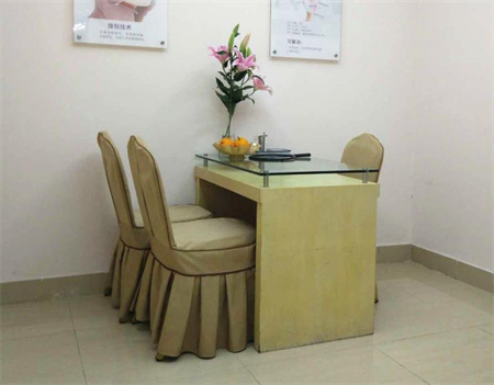 烏魯木齊奧蘭沁醫(yī)療美容醫(yī)院_咨詢室