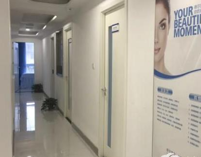 渭南德?tīng)柮揽歪t(yī)療美容門(mén)診部_走廊
