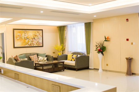 威?，F(xiàn)代婦科醫(yī)院整形美容中心_大廳