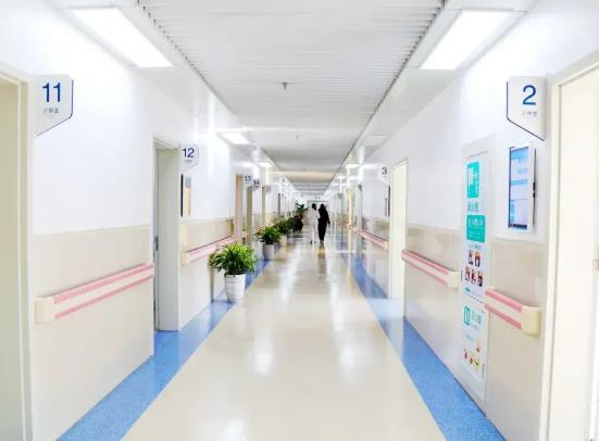 威海立醫(yī)院皮膚醫(yī)療美容科_走廊