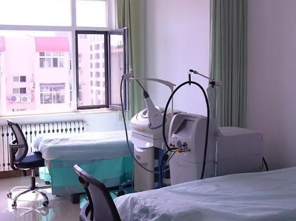 威海市文登區(qū)皮膚病醫(yī)院醫(yī)療美容科_治療室