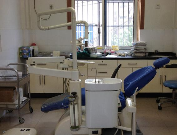 銅陵吳恒忠牙科診所_治療室