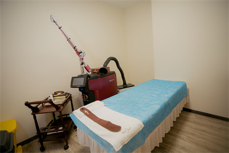 通遼新時(shí)代醫(yī)療美容診所_皮膚治療室