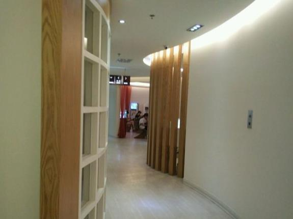 天津伊美爾時(shí)代奧城醫(yī)療美容門(mén)診部_走廊