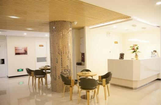 唐山星光醫(yī)療美容門診部_醫(yī)院大廳