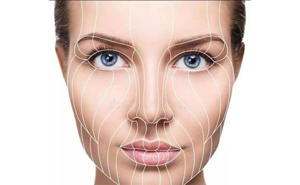 自體脂肪豐面頰是怎么做的？