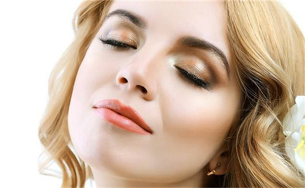 自體脂肪填充后忌諱什么？自體脂肪填充面部多久恢復(fù)自然？