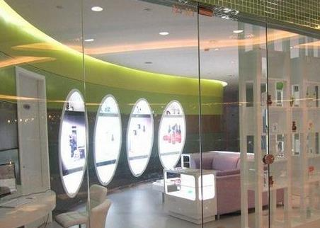 北京歐華醫(yī)療美容醫(yī)院隆胸怎么樣？北京歐華做雙眼皮隆胸多少錢？