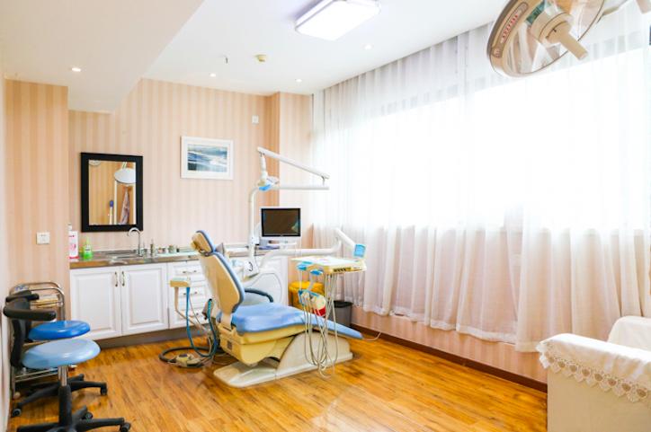 成都潔西口腔皓齒美白怎么樣？皓齒美白與冷光美白有何區(qū)別？